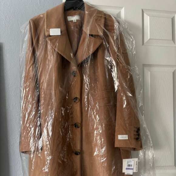 Cashmere Coat - Picture 5 of 5